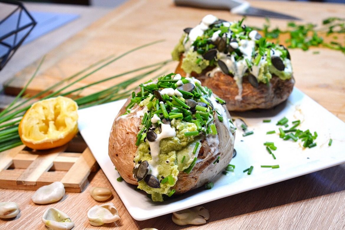 Groole z pastą z bobu, Just Food Therapy, dietetyk kliniczny Justyna Lenda fot 1