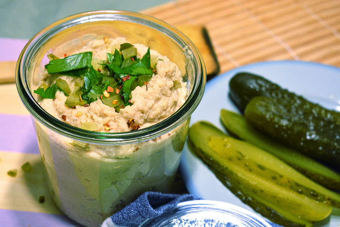 Wegański smalczyk z fasoli. Poradnia dietetyczna online, Just Food Therapy. dietetyk kliniczny Justyna Krzemińska (Lenda) fot. 1